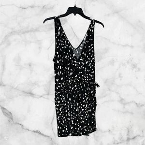 Kaileigh Black and White printed romper faux wrap sleeveless resort size LP